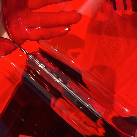 ❤️ Brand NWT Red Four-Ring Clear Box Clutch
ALEXANDER MCQUEEN ❤️ - Picture 5 of 8